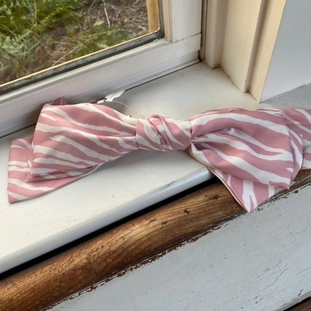 Anthropologie Pink Zebra  Printed Bow Barrette